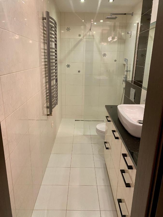 Apartament Centrum 64M2 Klimatyzacja Kędzierzyn-Koźle المظهر الخارجي الصورة